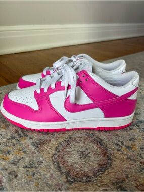 Nike Kids White and Hot Pink Low-Top Sneakers